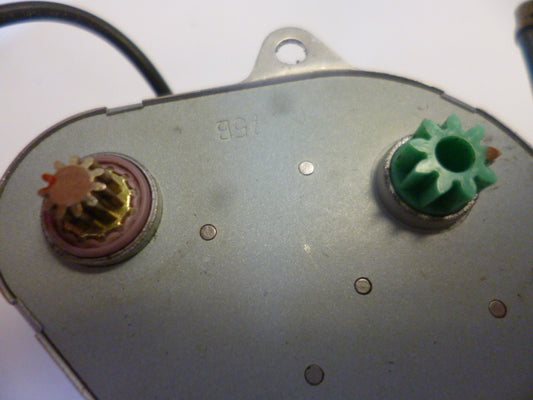 572D520P042 - Side View